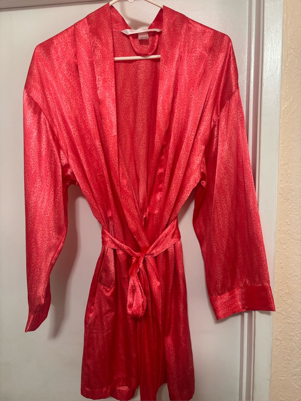 Victoria’s Secret Satin Women's Robe - Elegant Tie-Waist Sleepwear